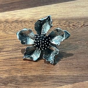 Metal flower ring size 6